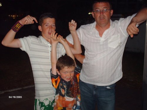 Hi all, Husband, Father of 3 boys Support worker in 
Health Service,New to twitter.