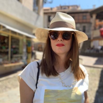 Lora del Río. Diputada del Parlamento de Andalucía por Sevilla. Periodista. Sanzera. @populares