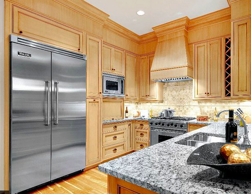 realestatephot's profile picture. Real Estate Photography - We help you capture the true beauty of every home.  Email us at: realestatephot@gmail.com