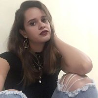 Livia (@lyvqueiroz) 's Twitter Profile