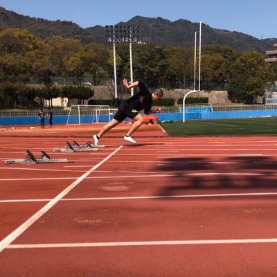 東灘高校47回生 →神戸親和大学 陸上同好会結成 100m11秒72.200m23秒86.やり投げ37m24 陸上やってる方やそれ以外の方でもフォロー是非よろしくおねがいしますフォロバ100%します