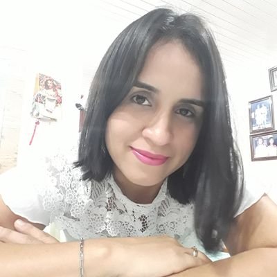 MonicaColares's profile picture. 