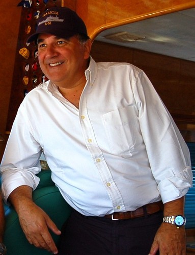 Me gusta navegar.Mi trabajo ,la confección de uniformes y vestimenta bordada para la Marina Mercante y Recreo.https://t.co/XohfVt2MjA