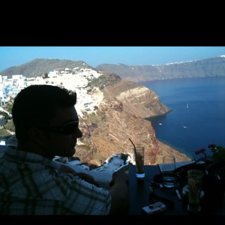 geobitsakos's profile picture. 