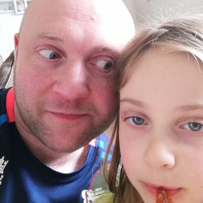 JE5379's profile picture. Football, Cricket, Gluten-free Pizza.