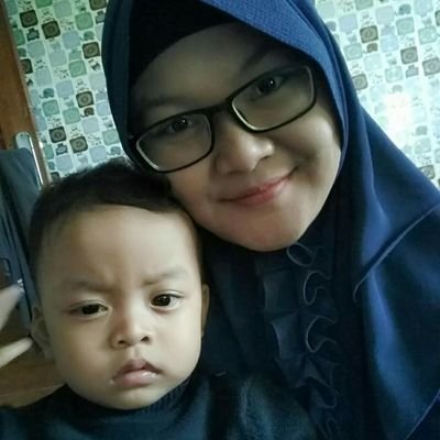 ekhapuspaa's profile picture. ♥ ALLAH | ♥  FAMILY | Mamak anak 1 👦
~penakut yang hobinya baca cerita horror~