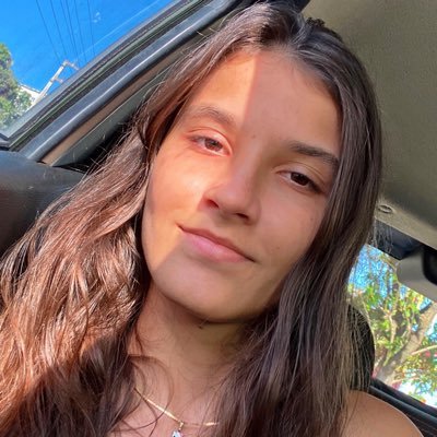 carol_habibis's profile picture. não sei oq botar ✌🏼😗