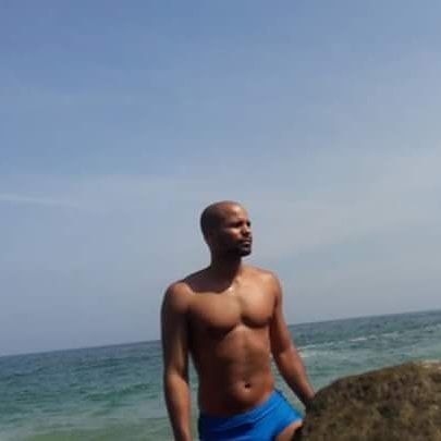 VMSantiago10's profile picture. Simples e Objetivo