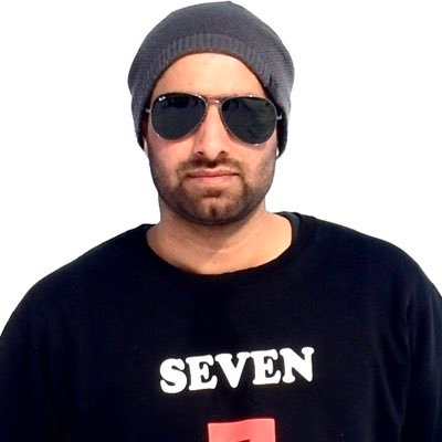 hillubhat4727's profile picture. A human being | Kashmiri | Avid reader | banker | Not so good Writer