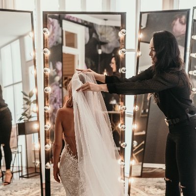 Making brides shine to capture perfection in time 💍
BRIDAL COUTURE DESIGNER 🥂💍✨
Email for your transformation now 💌 studio@caseyjeanne.com