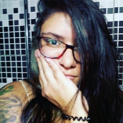 apenas uma jovem senhora querendo saber das fofocas atuais...