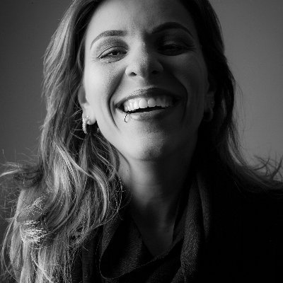 Sou fotógrafa e crio teorias a meu respeito, mas ainda não vivi tempo suficiente para saber se estão certas.