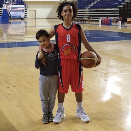 yln_shn's profile picture. 