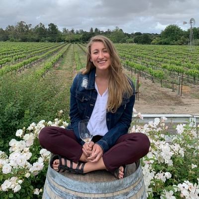 Midwestern girl studying 🔋 Materials at UCSB for a greener future | U of Illinois MatSE undergrad 🌻 she/her