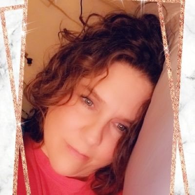 ShariWeedSmith1's profile picture. 