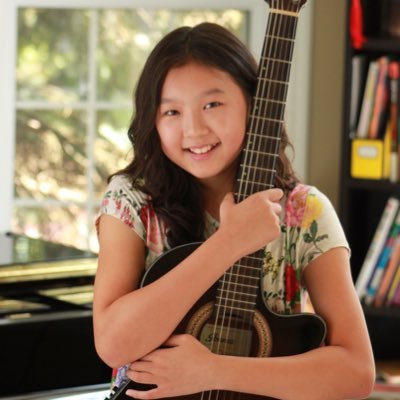 laurxnsun's profile picture. singer/songwriter that’s only slightly obsessed with taylor swift