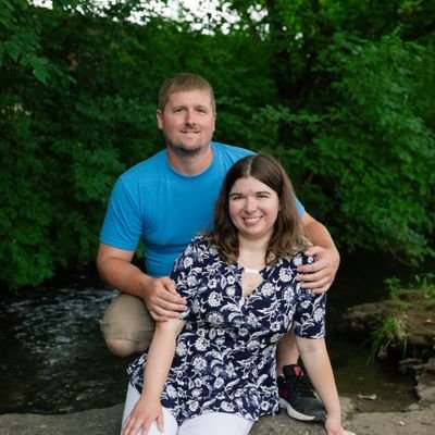 34 years old. Huge Titans, Vols, and Preds fan. Currently work in the medical field at Pathgroup lab. About to be married my beautiful fiance Vanessa