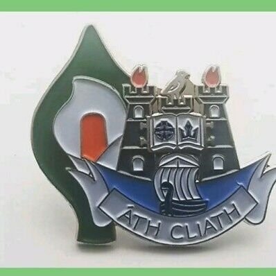 RC, @celticfc (gran)da/statistician/historian/shareholder/supporter; @Arsenal fan; cricket lover ( @NetherfieldCC @sussexccc ), psychedelia nostalgist 🇻🇦🇮🇪
