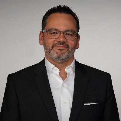 Periodista por más de 33 años en México, EE. UU. y España. Disfruto del vino, los amigos y estar informado.