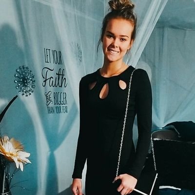 Emily80103944's profile picture. 