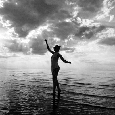 m9g1RHjsBVnYjIm's profile picture. 