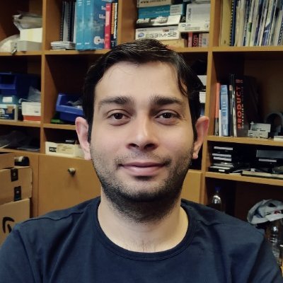 AminSoltanim's profile picture. ‏‏‏‏یک شهروند معمولی،

مهندس فیزیک خوانده