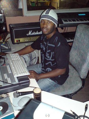 Welcome to MADDFLAVA aka MotherlandCrunk aka the Banger official twitter page. MADDFLAVA is a Hiphop R&B producer from Cape town, South Africa.