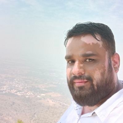 apni had se na guzre koi ishq mein
jise jo milta hai naseeb se milta hai...jd