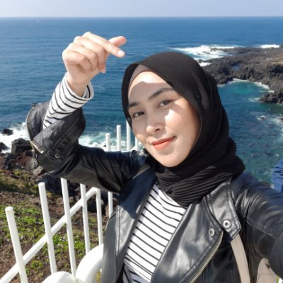 Sheyna Syed On Twitter Lelaki Tengok Perempuan Sexy Memang Kena Ketuk Lutut Ke Apa Faedah Ketuk Lutut Tu Twitter