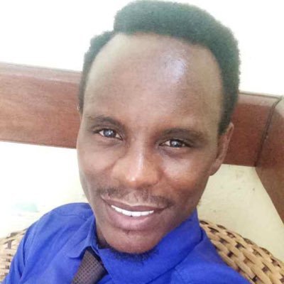 JOURNALISTE, COPYWRITER, DG de l’Ets ESSOBE DREAMS