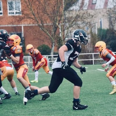 OL🥞|6'25-290lb| 
@Trenchskill619 athlete🦍
3.3GPA
|SAT 1130|
40yds-5.00
🌟5toplay4🌟
|Black Demons😈|
|Europe Warriors|
|Spanish National Team 🇪🇦|