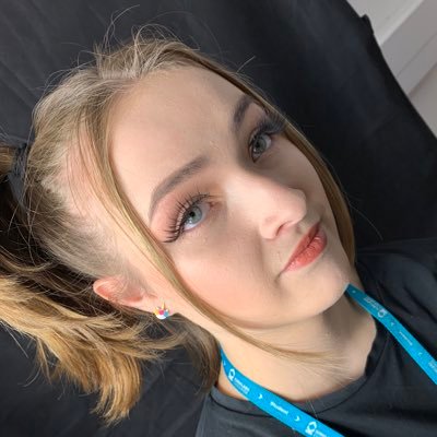 MelissaT0404's profile picture. Loves Hair, makeup and Music🎸🎤 🙂💛💛#band 💜💜 @UnionJworld follows and @JoshCuthbert follows🙂loves knitting 🧶💗