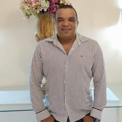 Alex Ferreira.
Sou uma pessoa muito companheira.
Sou uma pessoa amiga.
Sou Casado.
Sou Cristão.
( Isaías 55:6, )