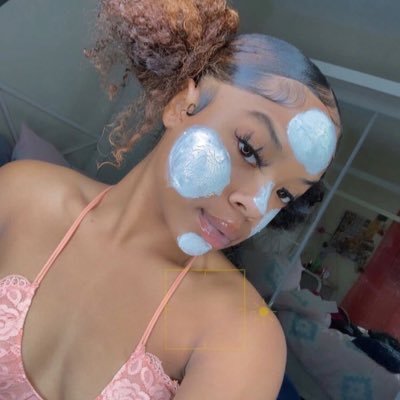 nostahlgiic's profile picture. cute/soft twitter layouts for you to use. like & rt if using (credit is preferred!) 🤍. 𝙩𝙝𝙖 𝙡𝙖𝙮𝙤𝙪𝙩 𝙦𝙪𝙚𝙚𝙣 (requests: open✉️)