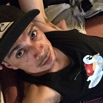elarcoiris22's profile picture. 
