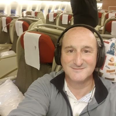 Director de sistemas con interés en gastronomía, vinos e inversiones