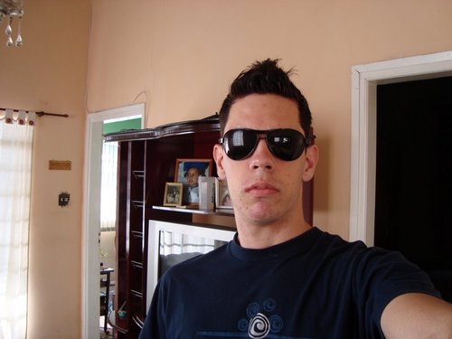 se for pra bebe eu bebo... se for pra curtir eu curto... se for pra namora posso ateh penssar... mas se for pra trabalhar, eu dexo pra depois