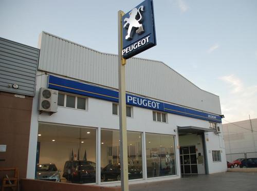 DelDiCar, servicio Peugeot en Carlet desde 1990
Estamos situados en el Polígono industrial San Bernat, C/ Massalet, 9 de Carlet. Telf. 962 993 146