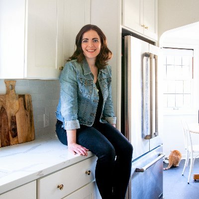 I'm Suzannah, a serious DIYer. Follow along with my DIY fixer upper house renovations, sewing and crafty projects, real food recipes, and de-stressing goals.