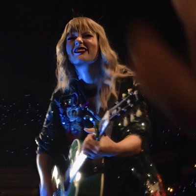 Iastkissswift's profile picture. step into the daylight & let it go | i love(r) taylor with all my heart 💖