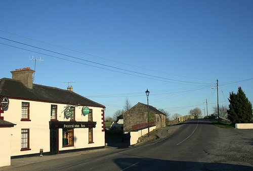 A charming pub located beside the Grand Canal. Whether it be a family afternoon with a game of pool or a walk after a hot toddy Creans is the pub for you!