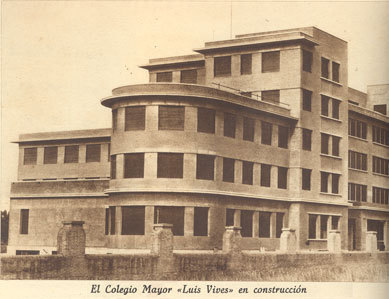 Activives's profile picture. Al Lluís Vives no deixem espai per a l'avorriment: a l'Auditori Montaner oferim música clàssica, pop, rock,  cinema  i un fum de coses més. Apunta't!