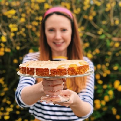 All about #Irish Food | digital marketing manager at Bord Bia | has a food blog | fond of an occasional gin | All views my own.