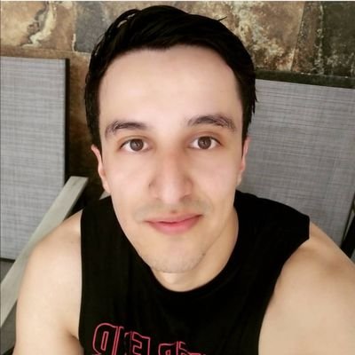 Amante de la música🎸, Borracho🍺🥃,Deportista⚽🏀,mal hablado, romantico, ingeniero y muy guapo😎