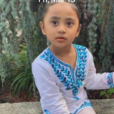 Deelu47110810's profile picture. Loving giving