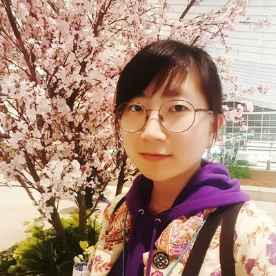 여성으로 태어나 여성으로서의 삶을 살아온, 평범한 일상 활동가입니다.
2월 1일 여성의당 창당 결의 후, 초대 공동대표를 역임, 6월 8일 사임하였습니다. 이후로도, '내가 할 수 있는 일'을 하고자 합니다.