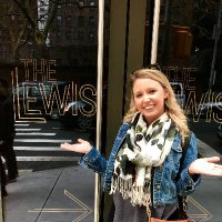 Leslie Lewis - @leslielew04 Twitter Profile Photo