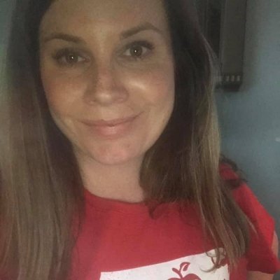 Charlotte Native, Teacher, Hockey Mom, Sports Fan, Book Lover