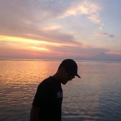 - Seorang Suami Yang sedang berusaha memperbaiki dirinya -
