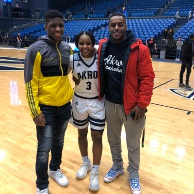 Running backs coach @steelcityprep #Elevate #family 🙏🏾 former Perry highschool all city MVP Running back everything 1k 🏈🏃🏾♂️💨 clarion university/LU